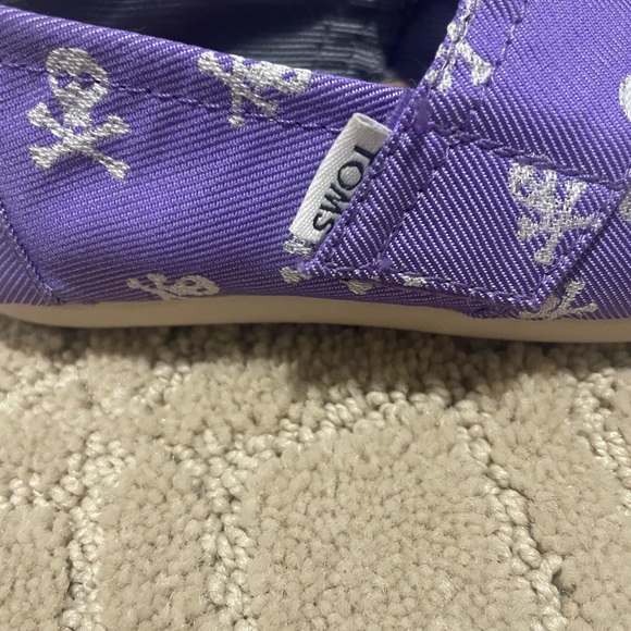 Tom’s glitter skull toddler size T8 - Picture 2 of 6